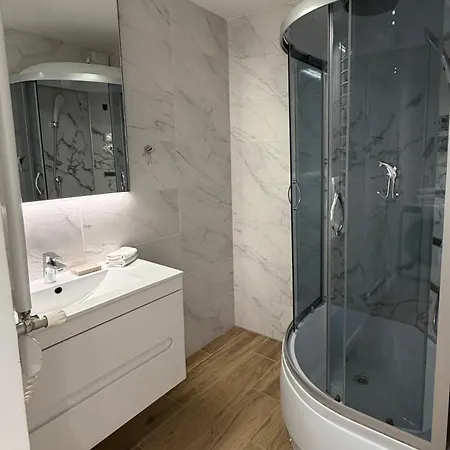 Apartment Iren Victioria Gardens *